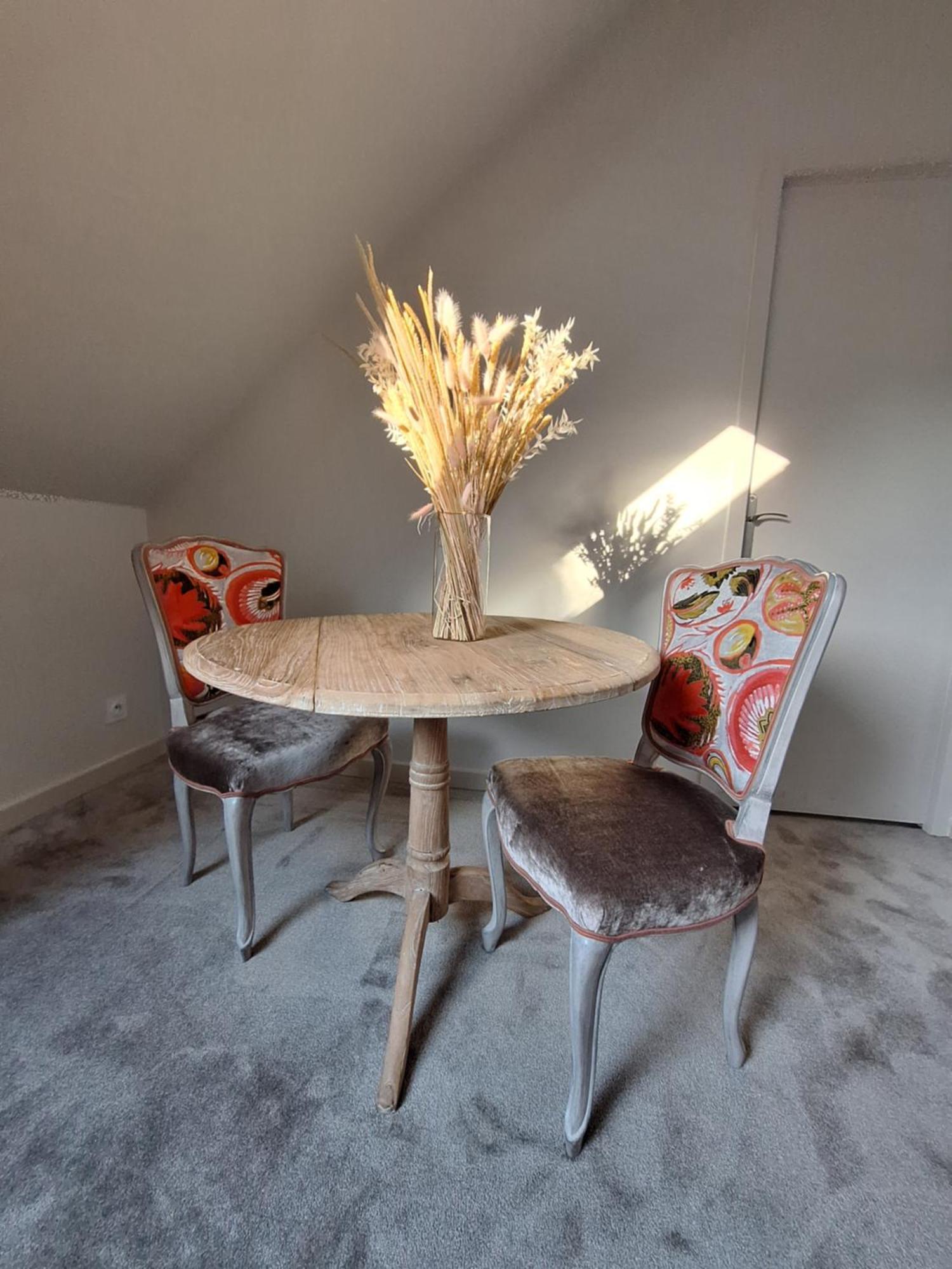 La Chambre Mademoiselle Causeuse Malville Bagian luar foto